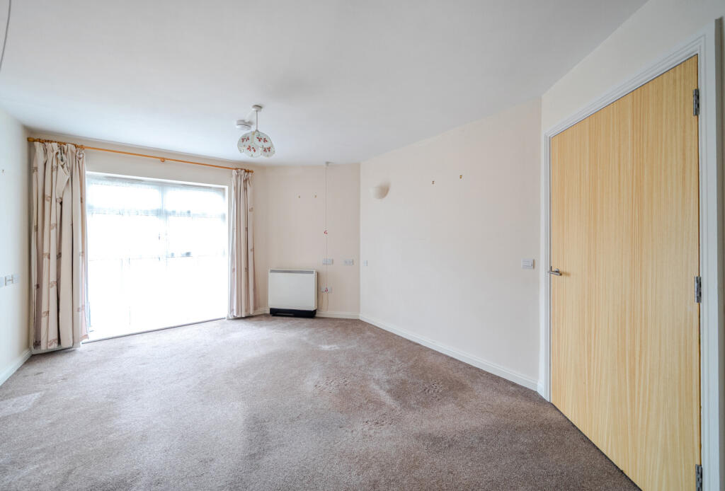 Apartment in Sutton - View 4