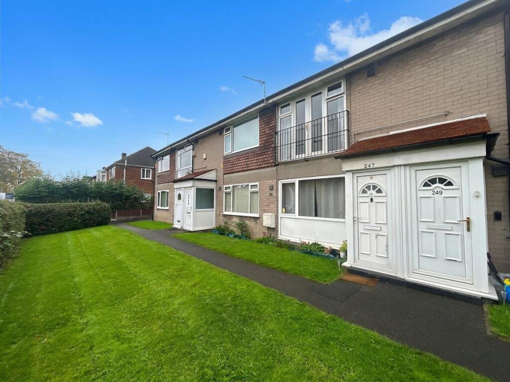 2-bed flat on Peel Hall Road, Manchester, £155,000