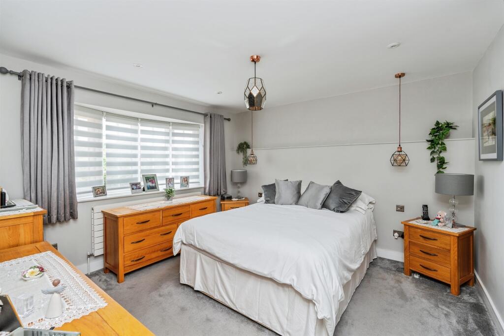 House in Southampton - View 5