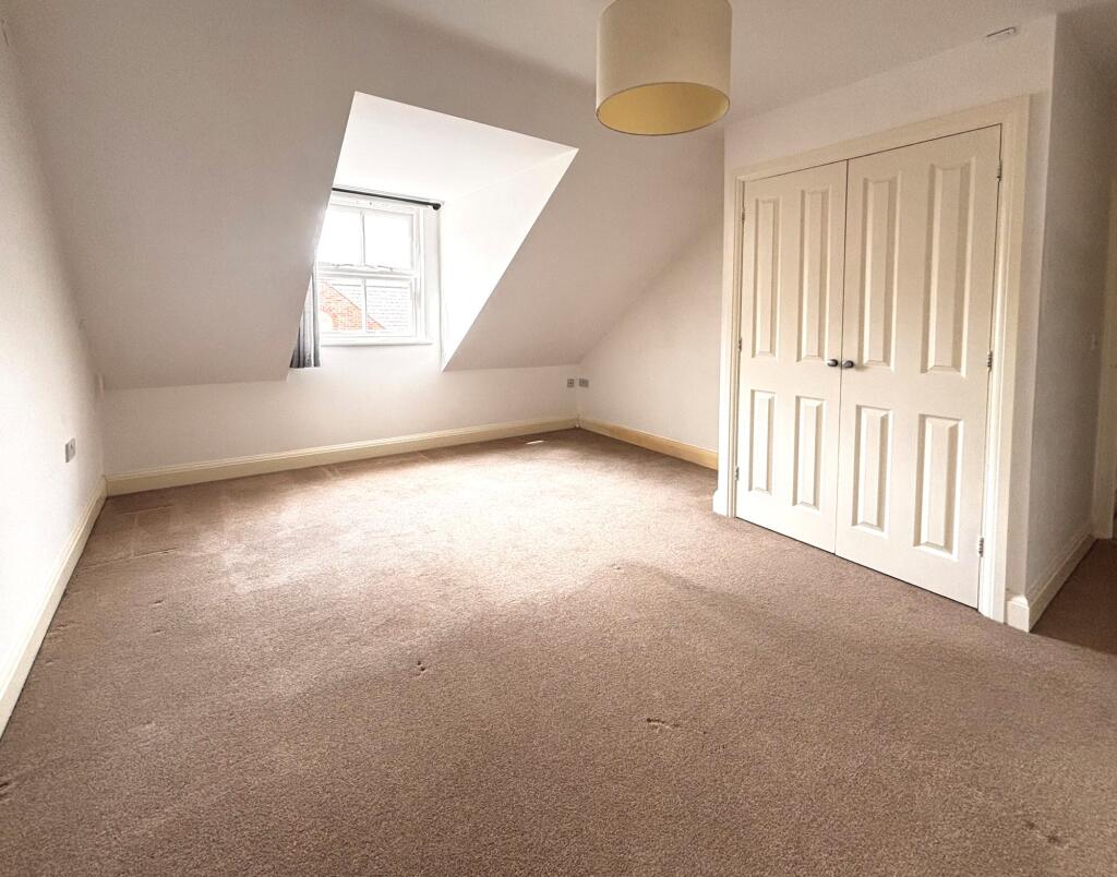 Apartment in Gloucester, Gloucestershire - More