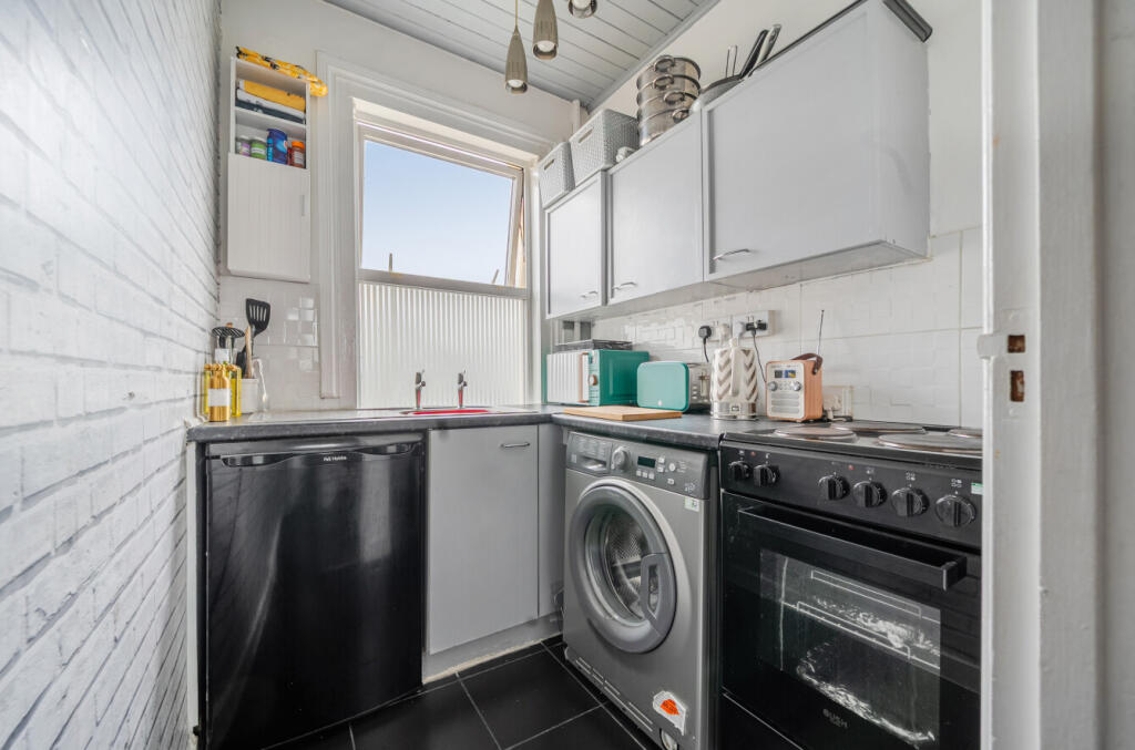 Apartment in Brighton - View 3