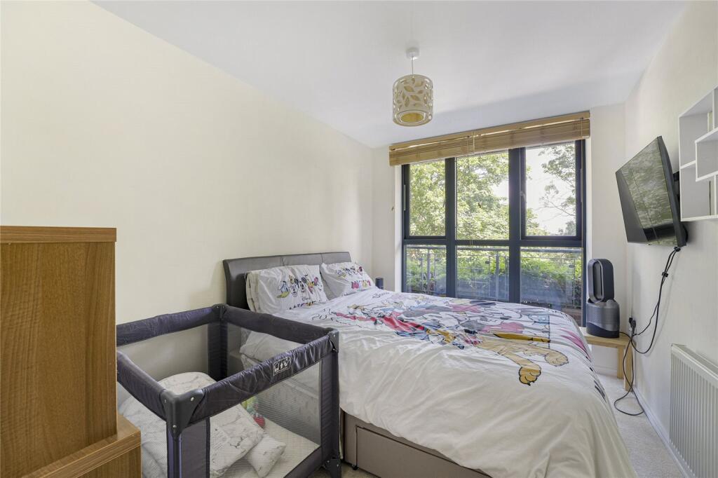 Apartment in Dartford - View 5