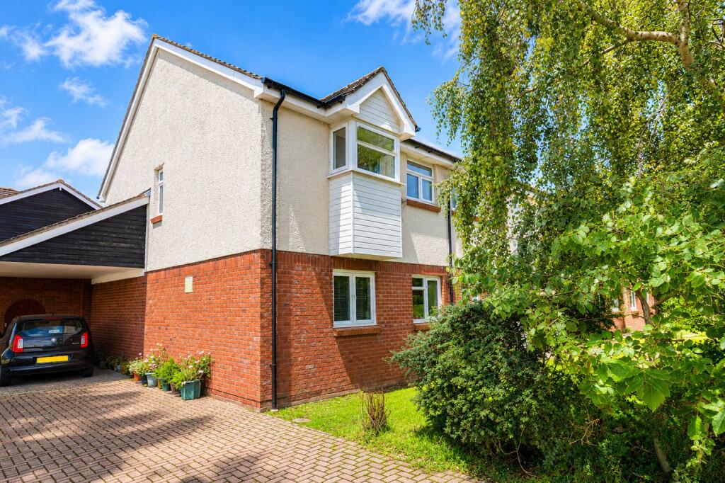 Main image of property: Waterside Drive, Chichester, PO19 8RN