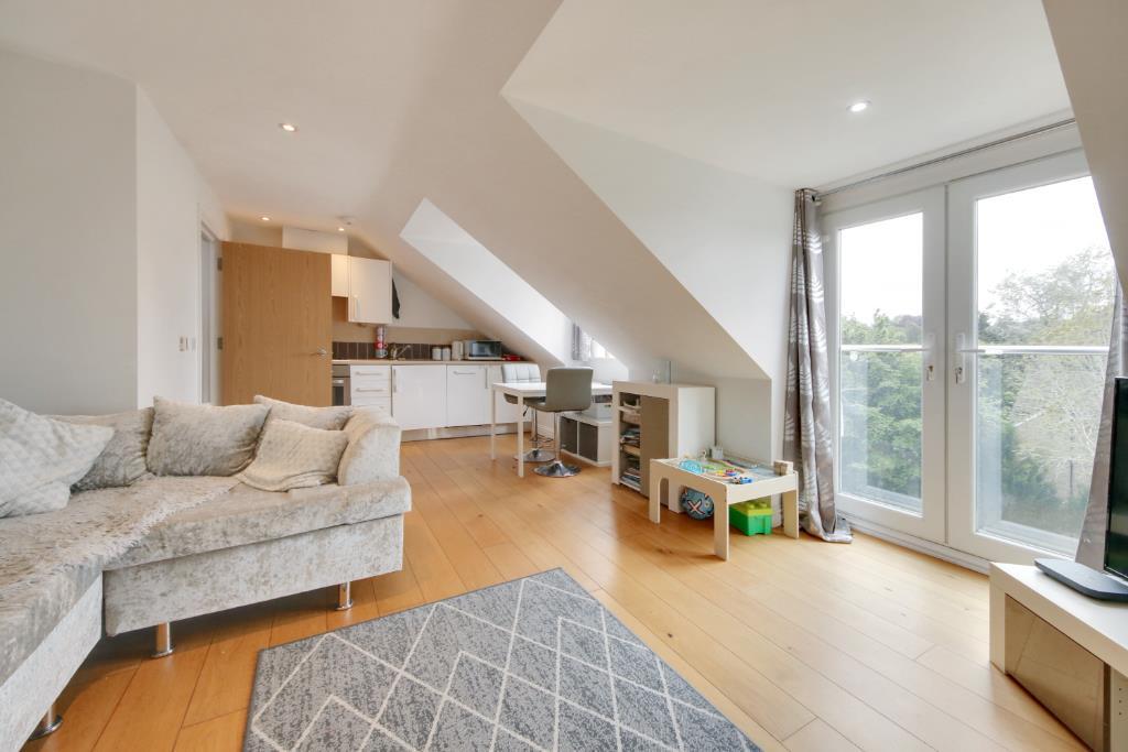 Apartment in Watford - View 3