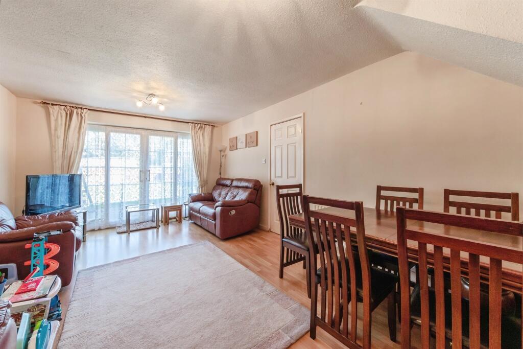 Englewood Drive, BIRMINGHAM photo 5