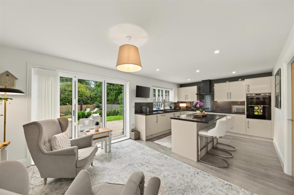 House in Doncaster - View 5