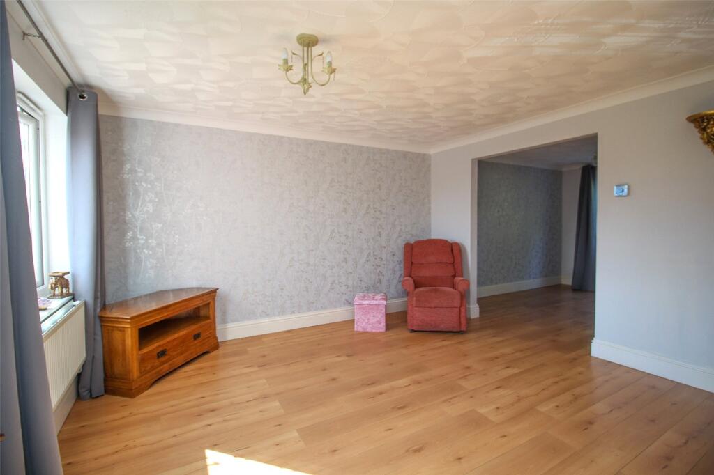 House in Southampton - More