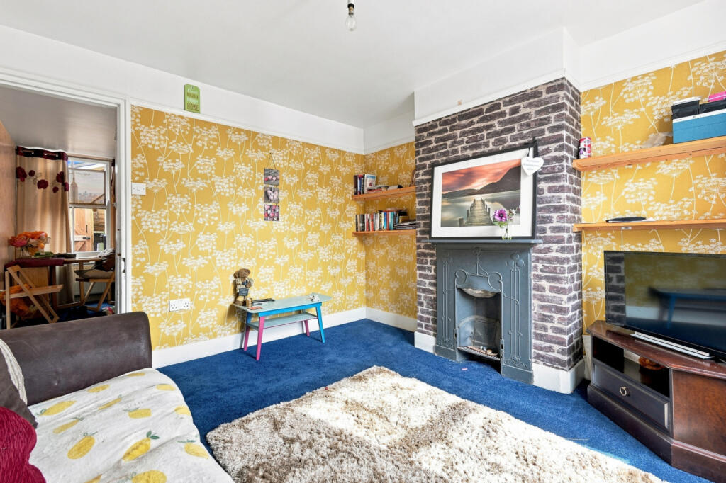 House in Bishop's Stortford, Hockerill - View 5