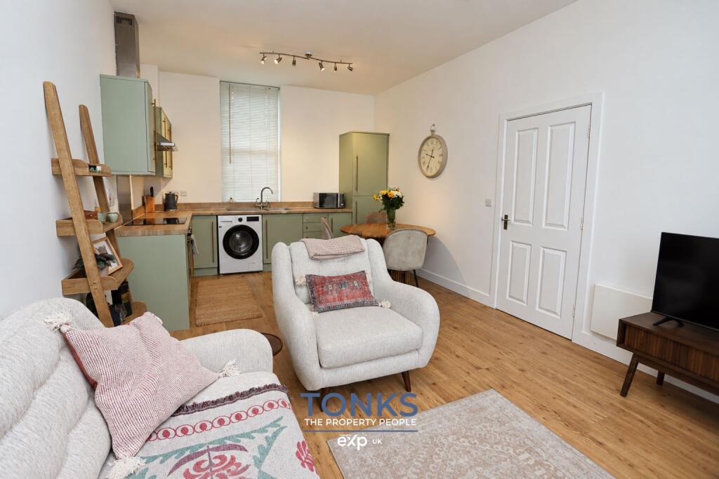 Apartment in Dudley - View 4