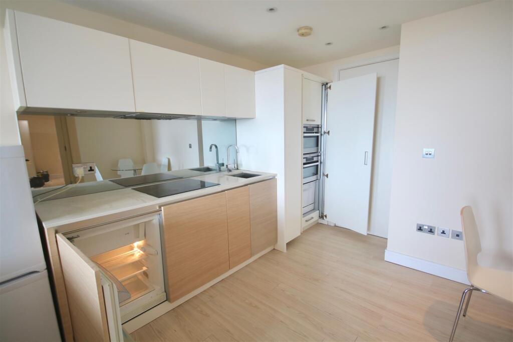 Apartment in Portsmouth - View 4