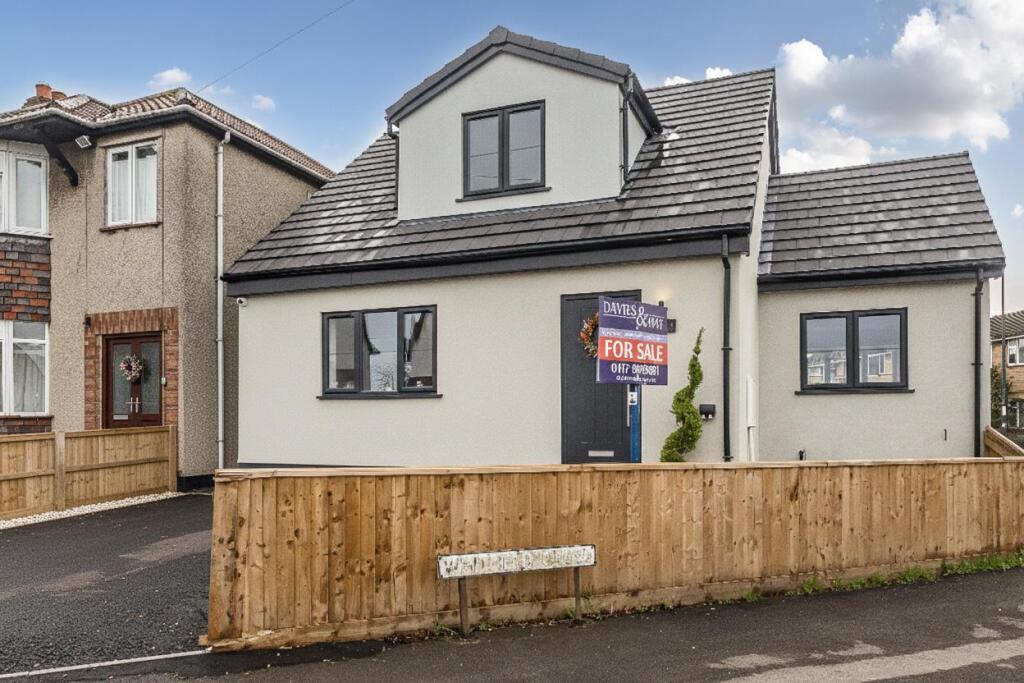 3-bed detached on Whitfield Close, Soundwell, Bristol, £375,000