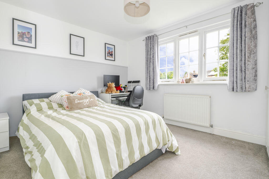 House in Tonbridge - More