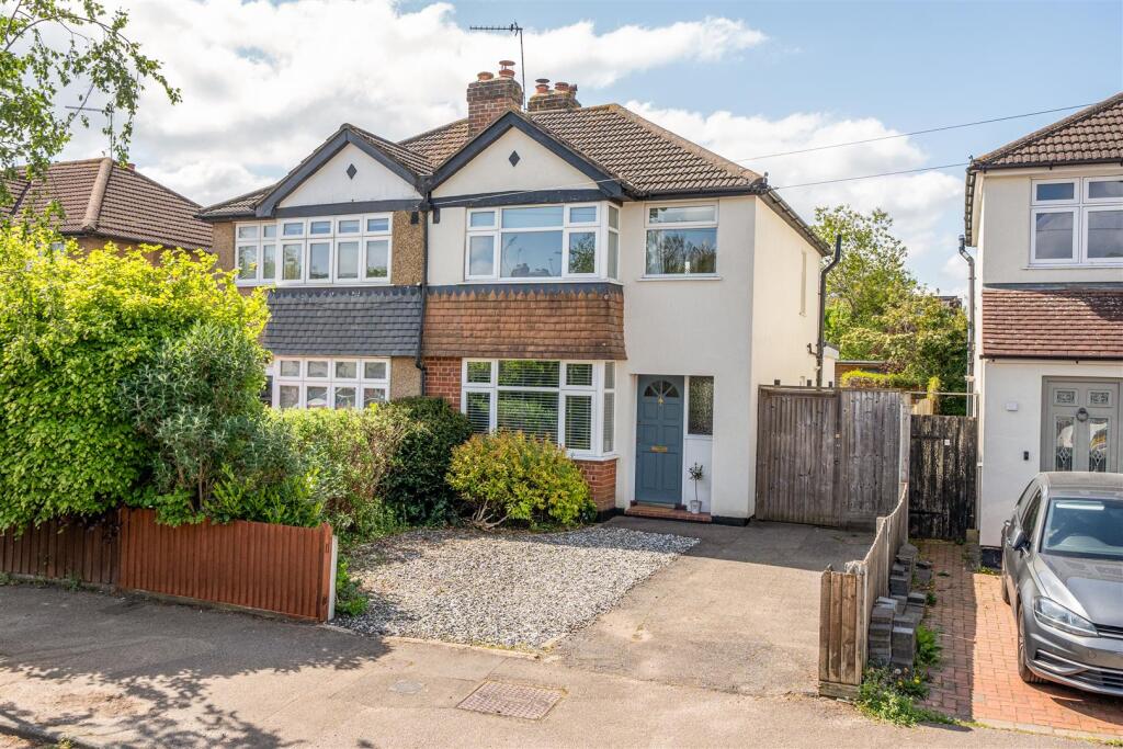 Main image of property: Barton Way, Croxley Green