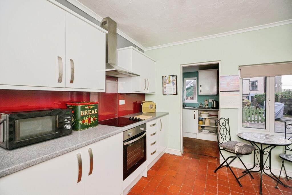 Criccieth, Gwynedd, LL52 photo 3