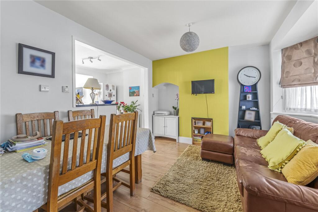 House in Twickenham - View 5