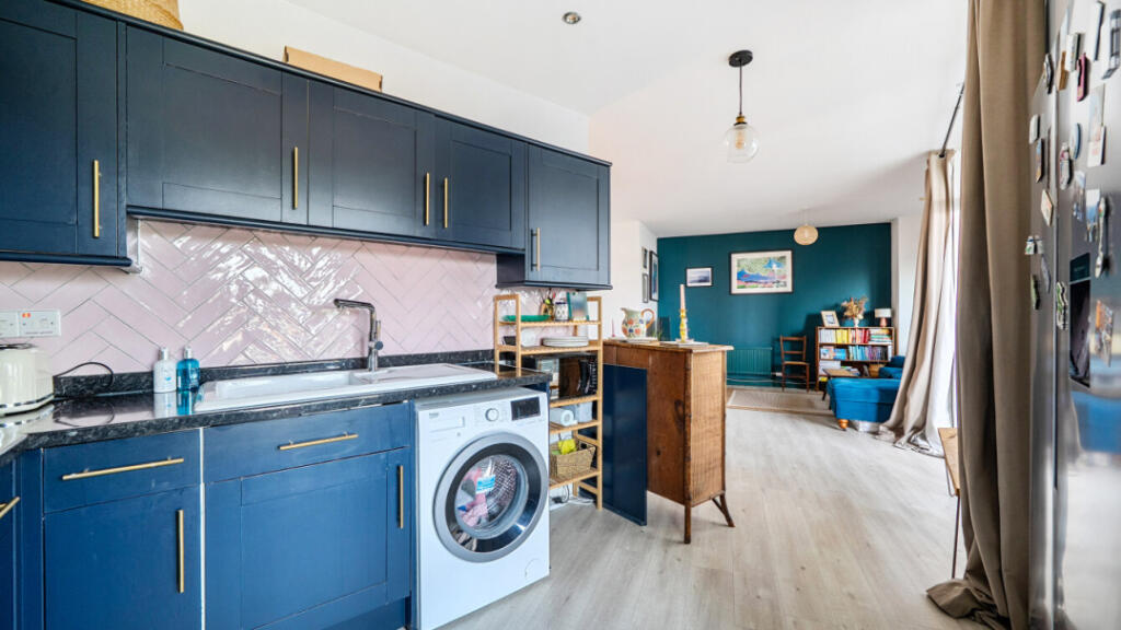 Apartment in London - More