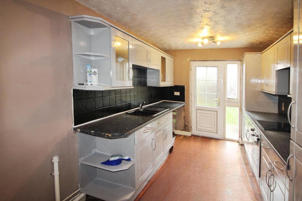 Baslow Road, Scunthorpe, DN15 photo 4