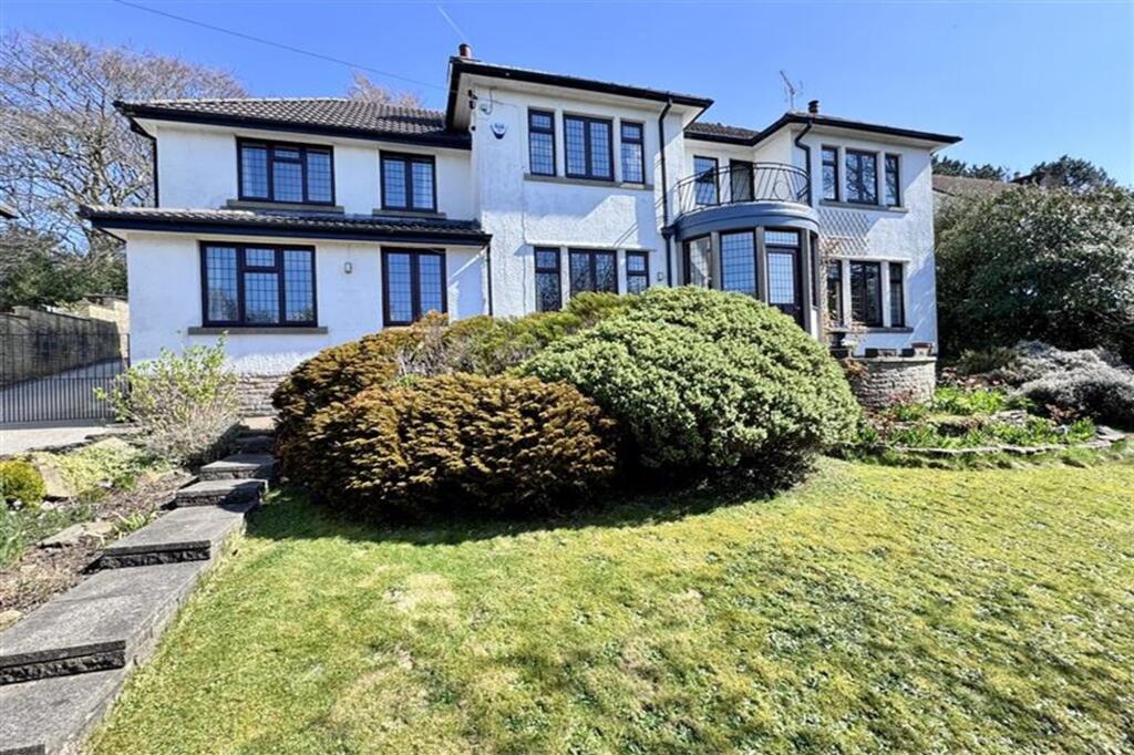 4-bed detached on Royle Avenue, Glossop, SK13, £795,000