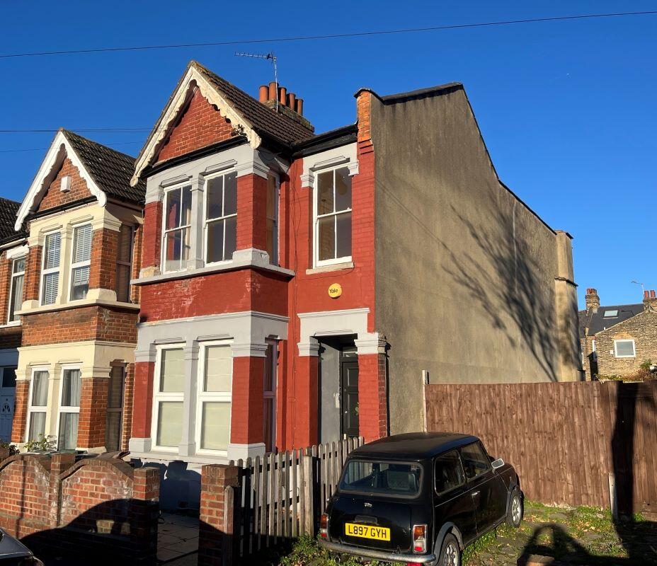 Main image of property: 33B Canterbury Road, London, E10 6EE