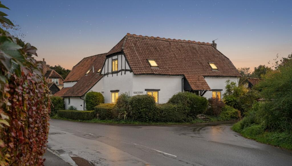 Main image of property: Station Road, Haddenham, Aylesbury, Buckinghamshire, HP17