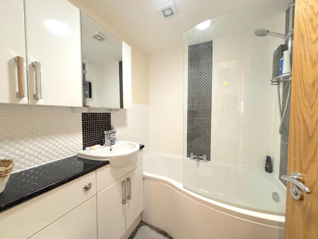 Apartment in Bristol, Bath and North East Somerset - View 4