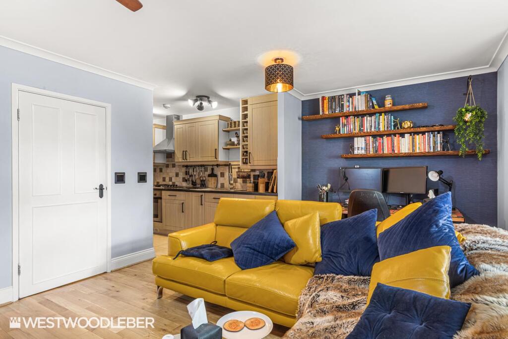 Apartment in Enfield - View 5