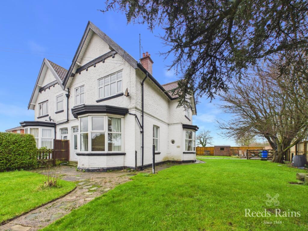 Main image of property: Muston Road, Filey, YO14 0AN