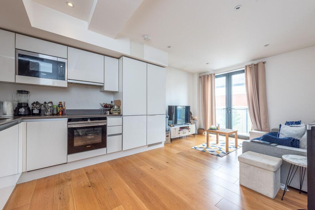 Main image of property: Totteridge Lane, Whetstone, London, N20