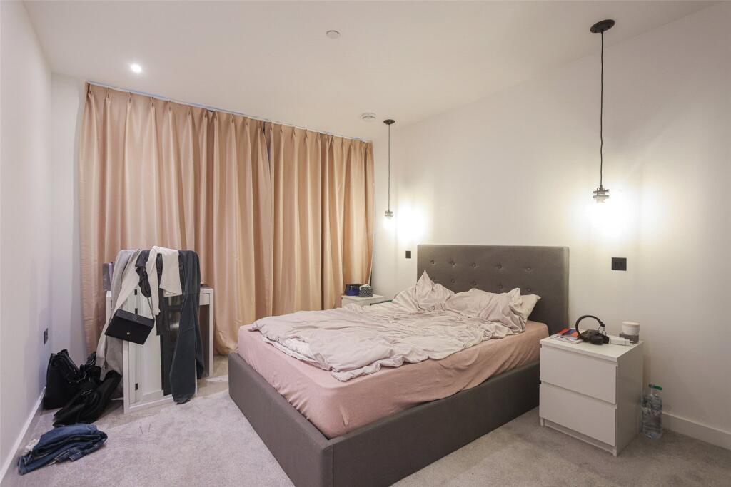 Apartment in London - View 5