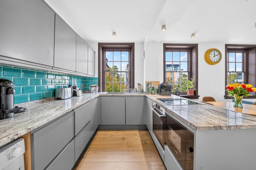 Apartment in London - View 3