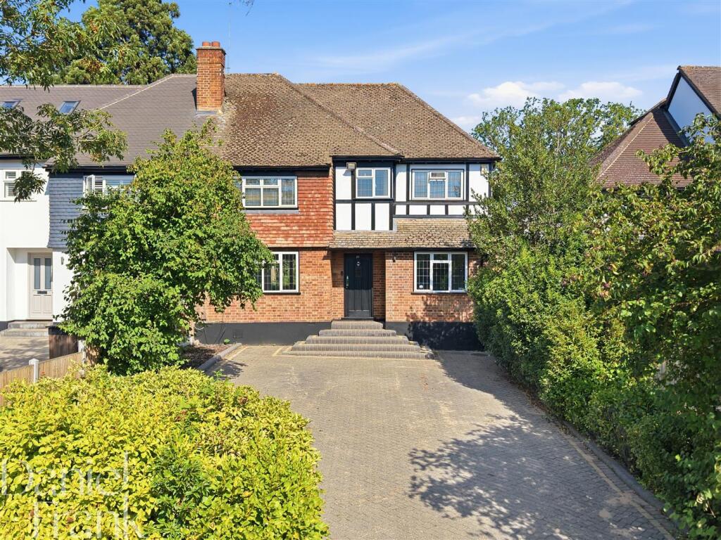 Main image of property: Newnham Close, Loughton