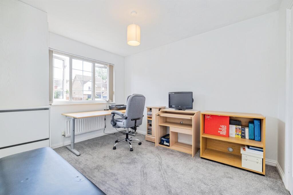 House in Three Rivers, Watford Rural - More
