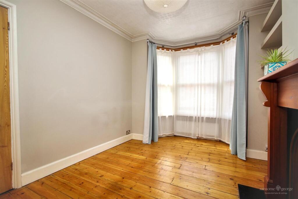 House in Reading, Battle - View 4