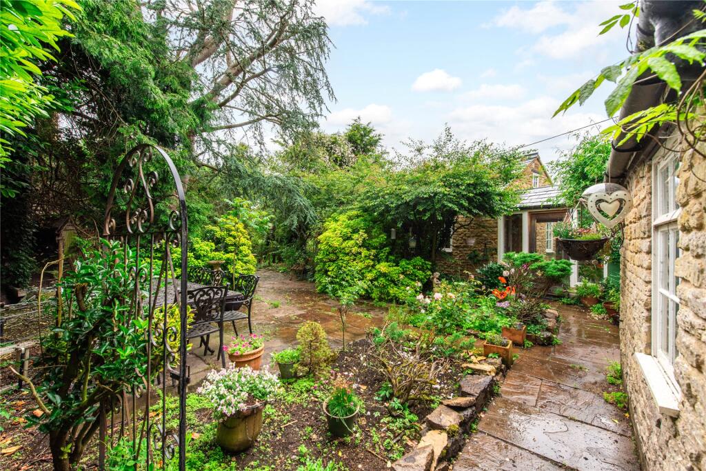 Bakers Lane, Shutlanger, Towcester, Northamptonshire, NN12 - View 6