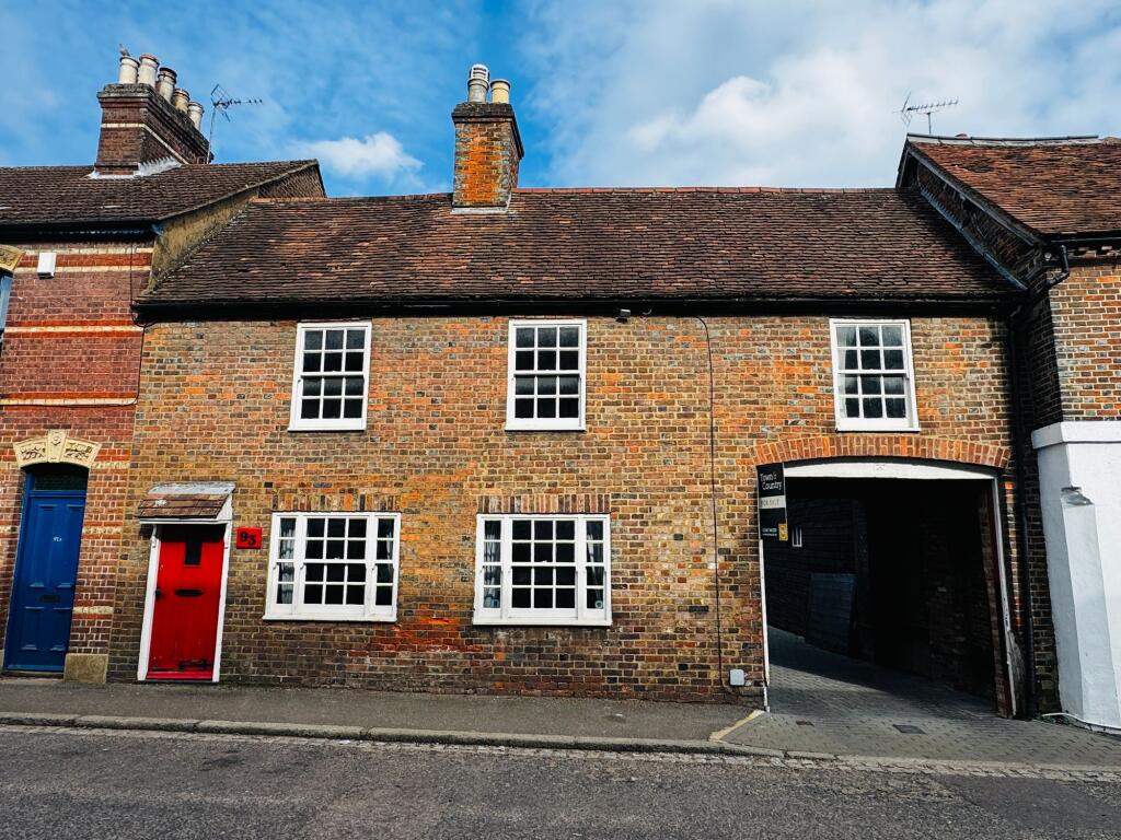 Main image of property: High Street, Markyate, AL3