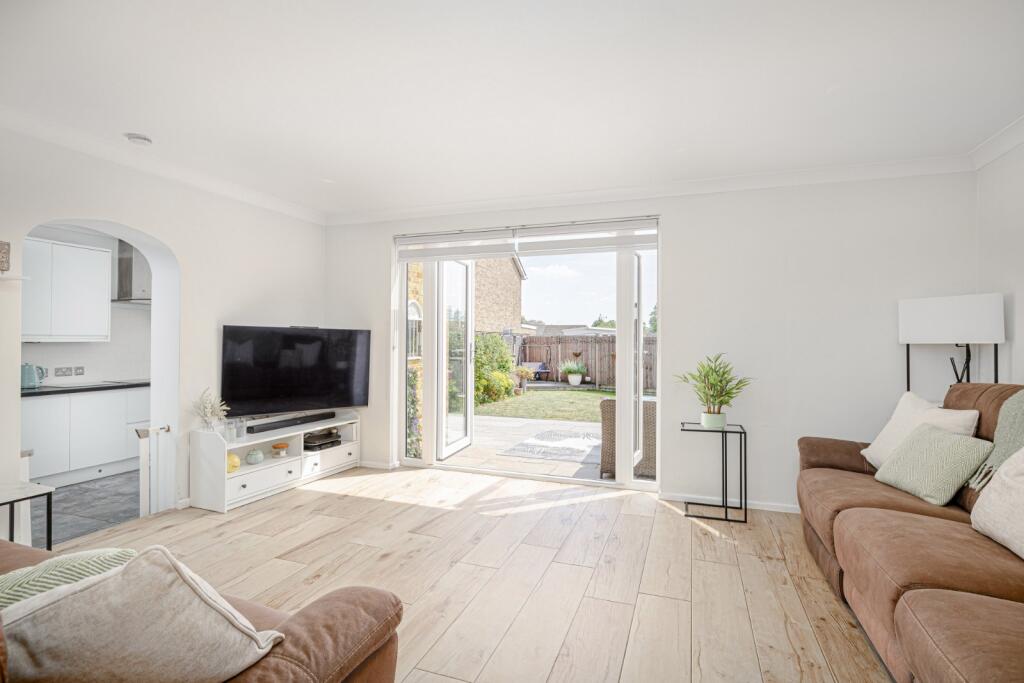 Gilbey Crescent, Stansted, Essex, CM24 photo 4