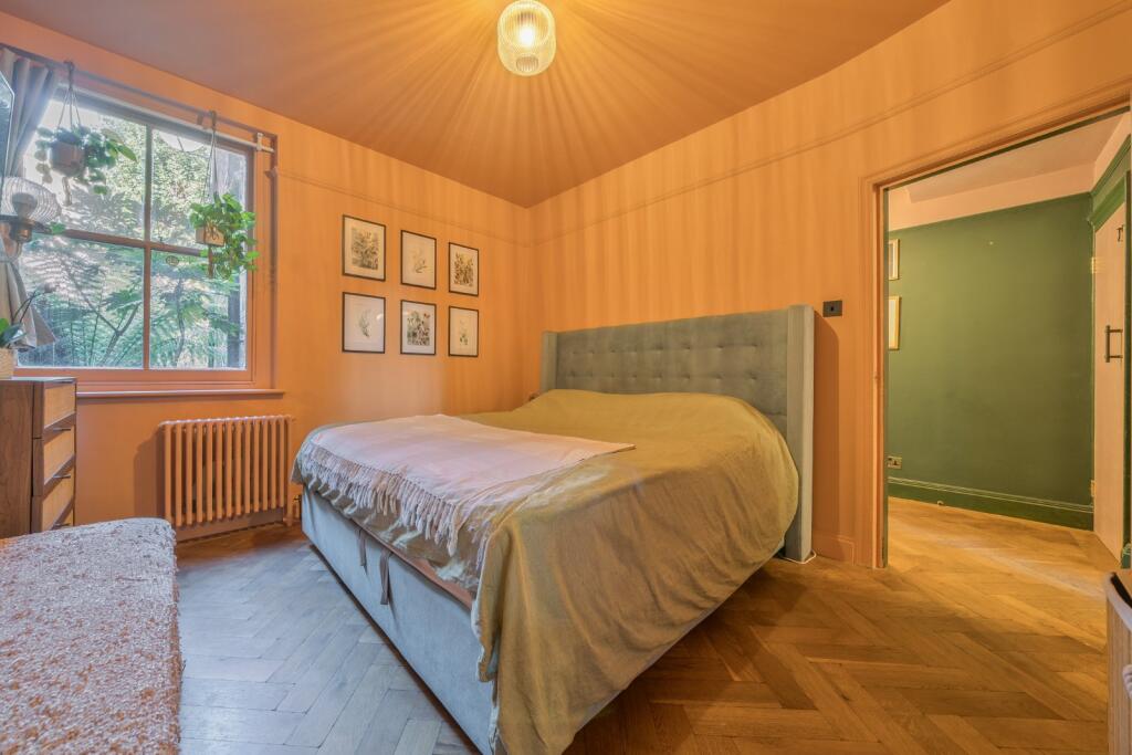 Apartment in London - View 3