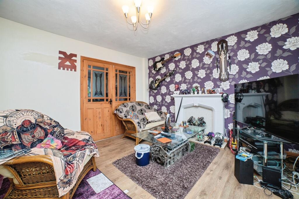 House in Ashfield, Sutton in Ashfield, Nottinghamshire - View 4