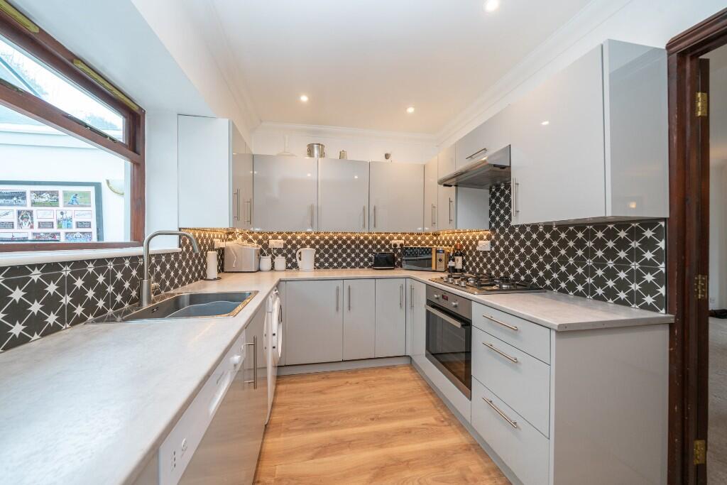 House in Dacorum, Berkhamsted - View 3