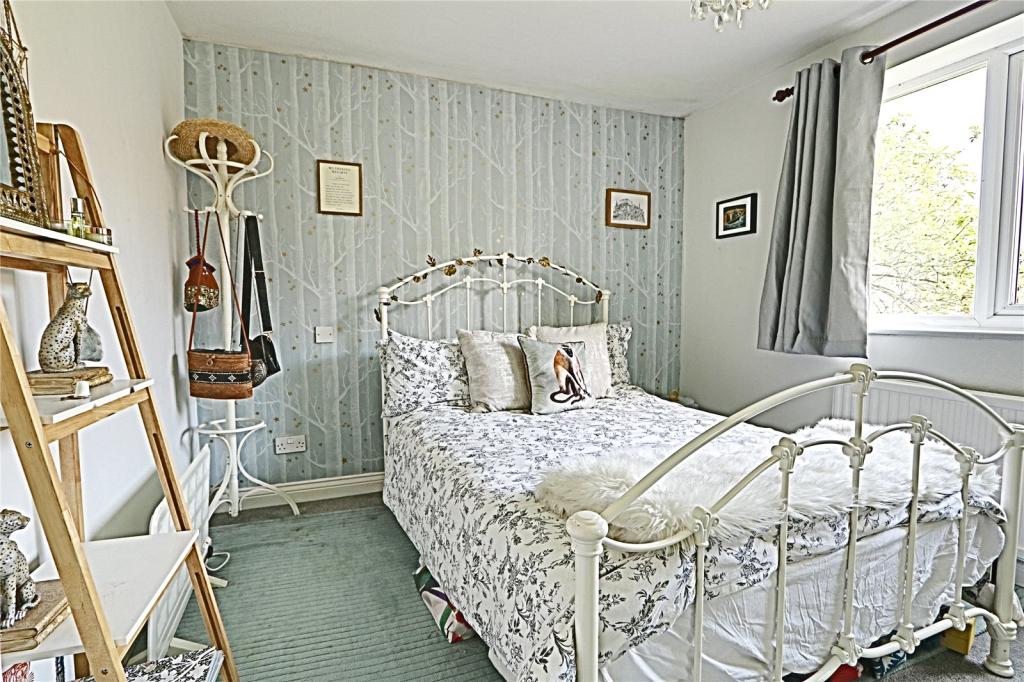 Apartment in Southall - View 4