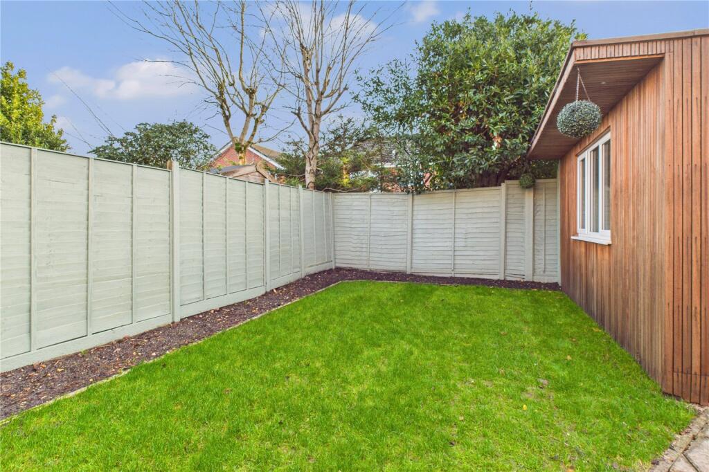 Waytown Close, Poole, Dorset, BH17 photo 4