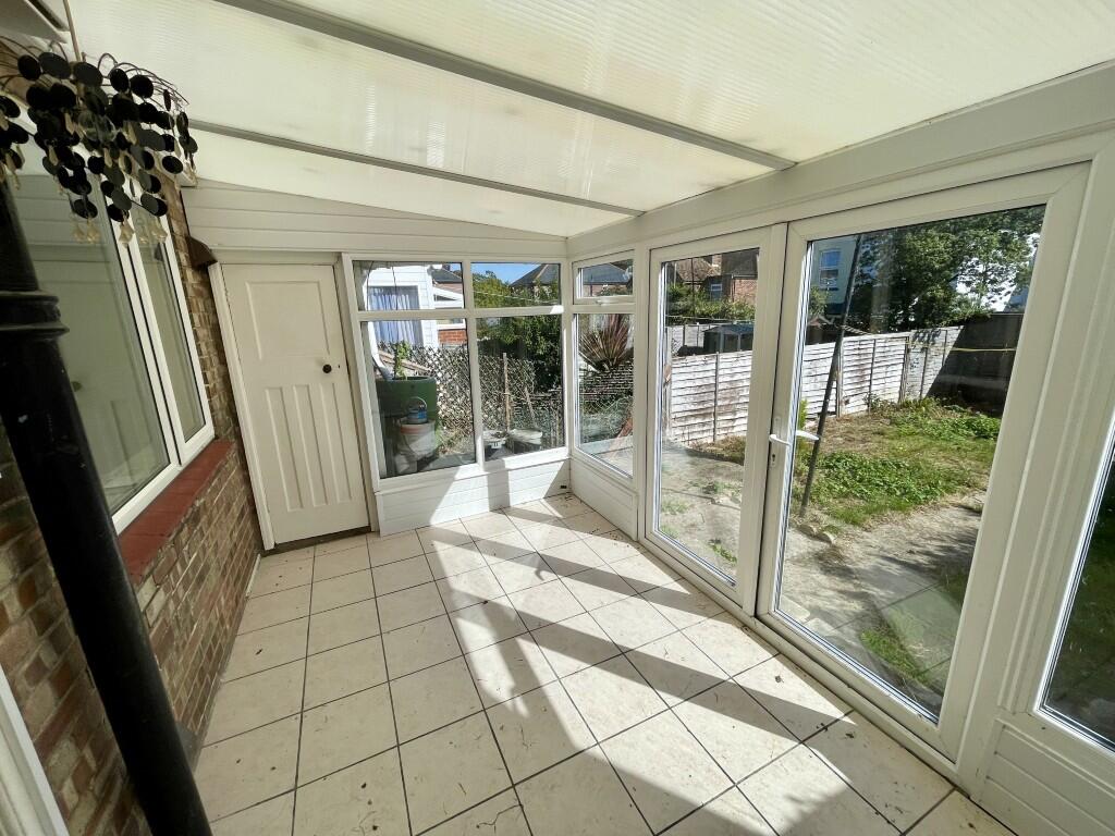 19 Victoria Road, Walton on the Naze, Essex CO14 8BU photo 3