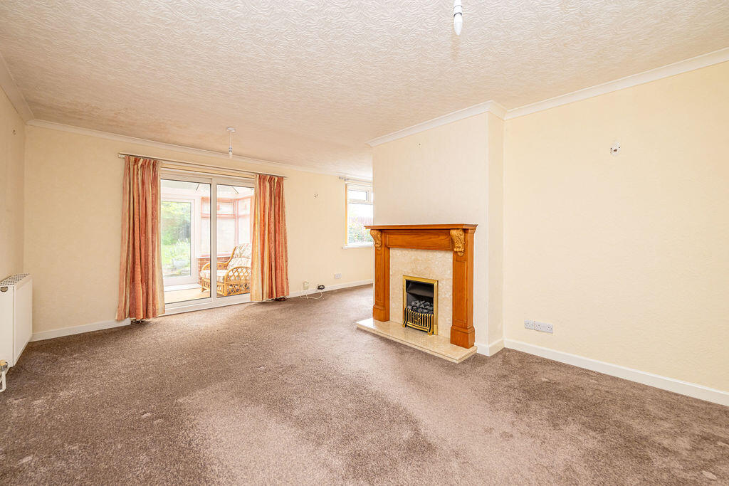 31 Ewart Road, Donnington, TF2 7LP photo 4