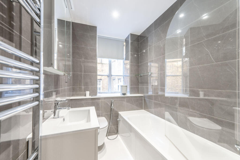 Apartment in London - More
