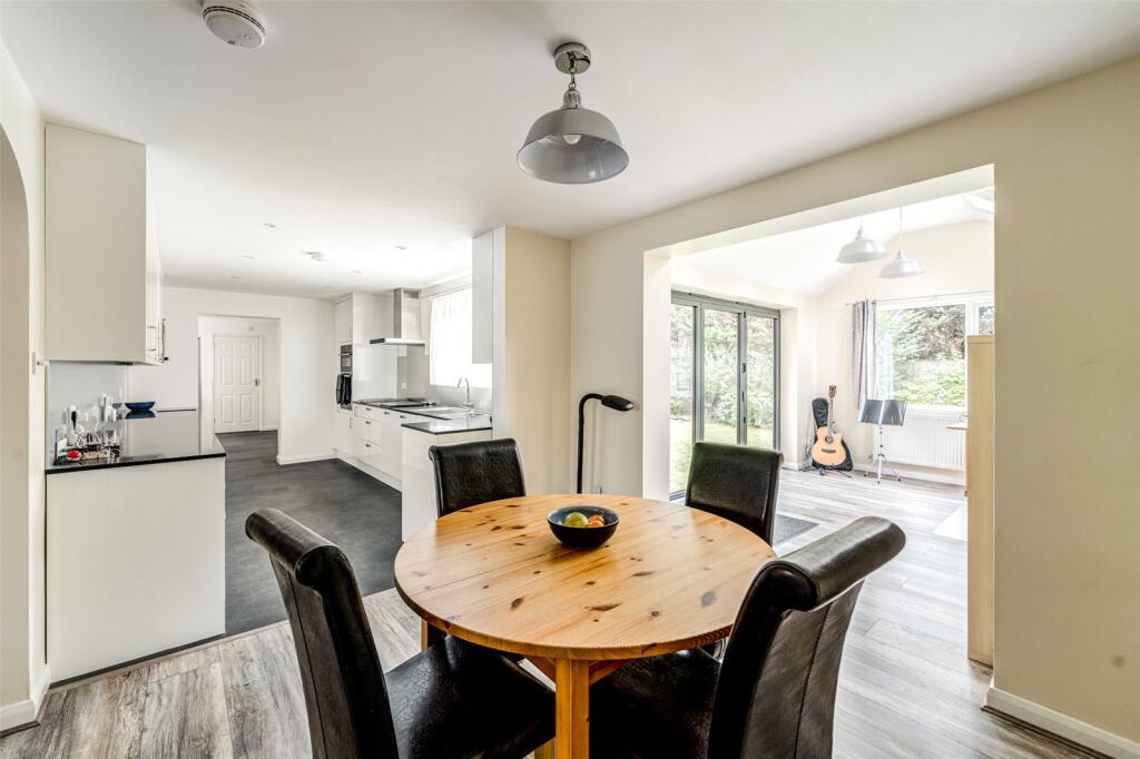 Prince William Close, Findon Valley, Worthing, West Sussex, BN14 photo 3