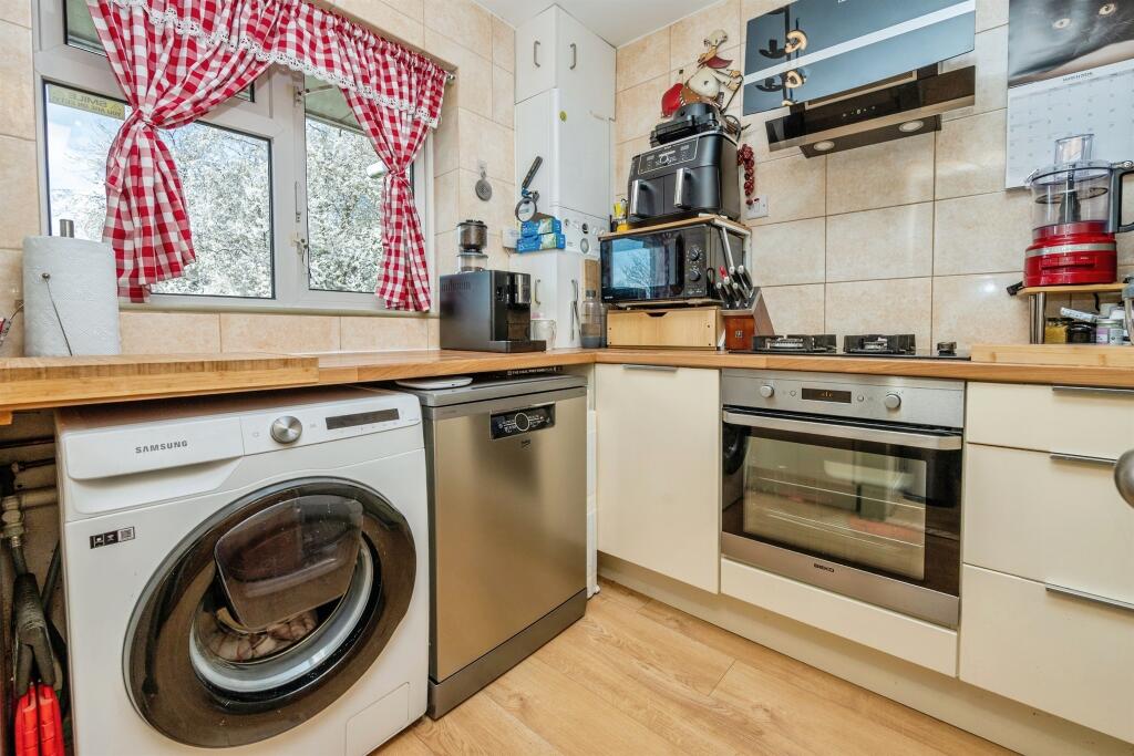 Cranham Drive, WORCESTER - View 4