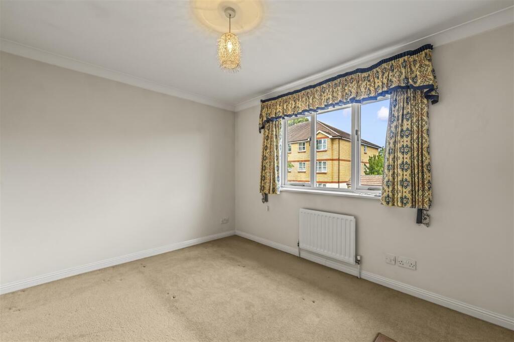 House in London, Worton - View 5
