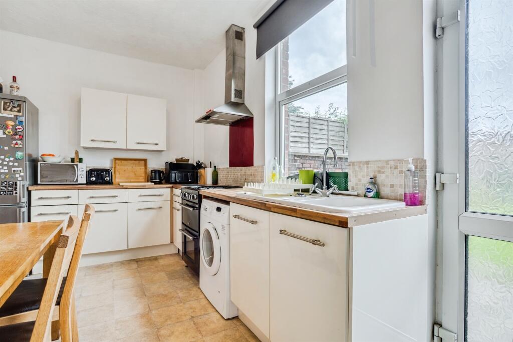 House in Wakefield - View 3