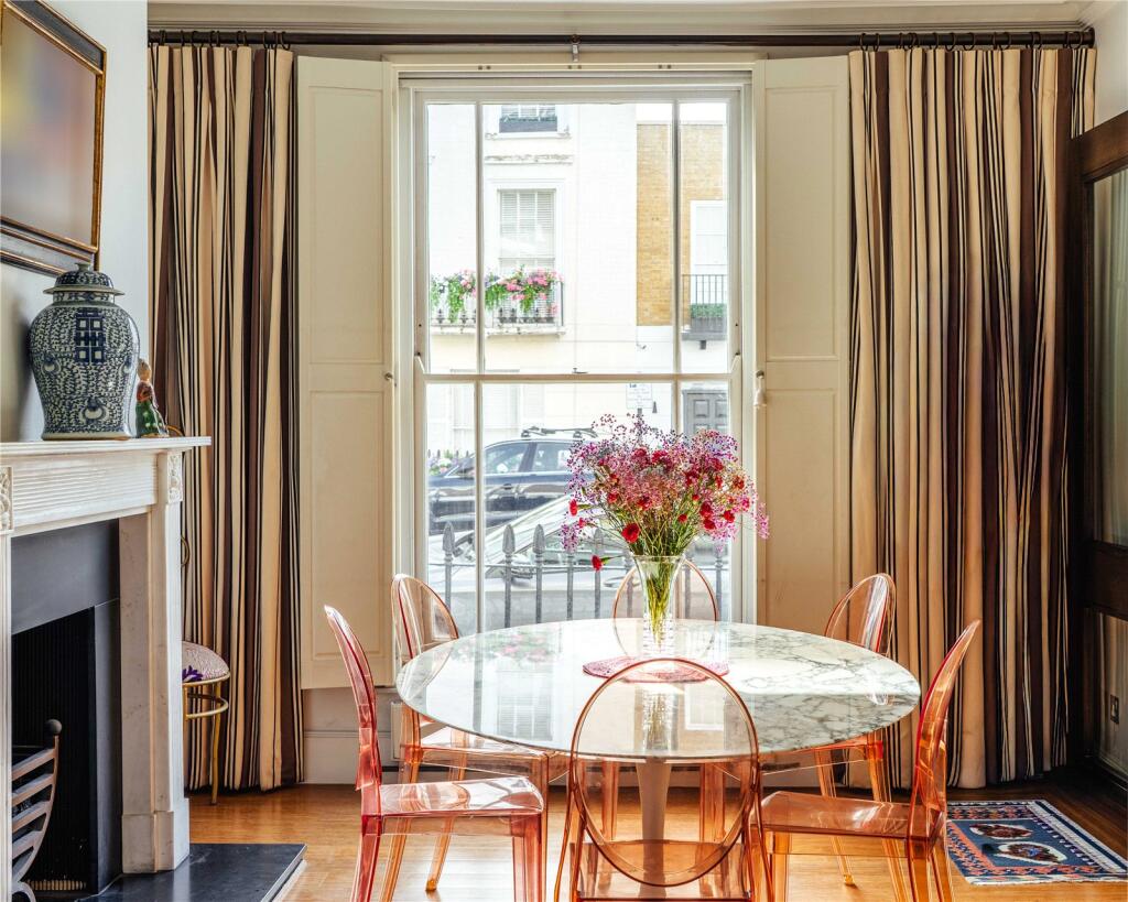 House in London, Royal Borough of Kensington and Chelsea - View 4
