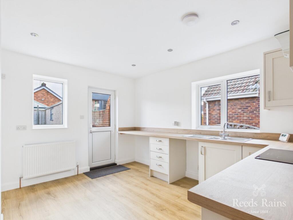 Cedar Road, Ormesby, Middlesbrough, North Yorkshire, TS7 photo 4